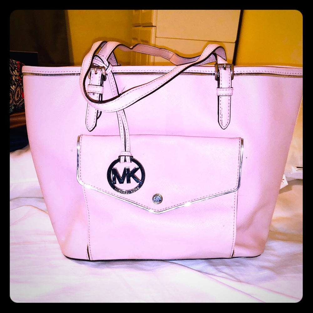 Micheal Kors light pink purse